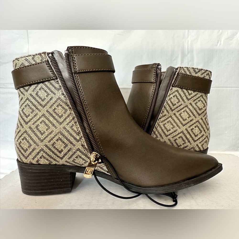 NWT Liz Claiborne | Women’s Burke Taupe Pointed-toe Ankle Boot Size 6 M